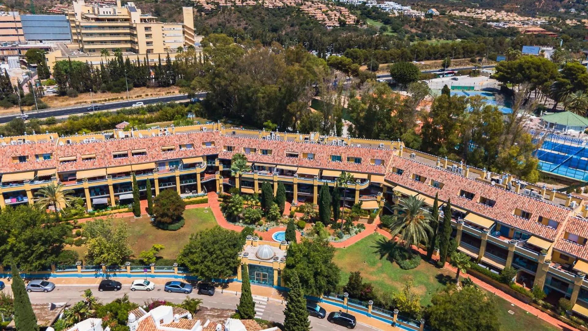 Bahia De Marbella - Luxury Beach Apartment 0*,  Spain